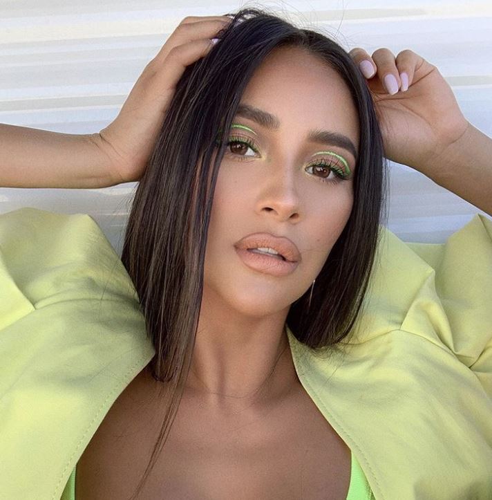 Shay Mitchell Floating Eyeliner